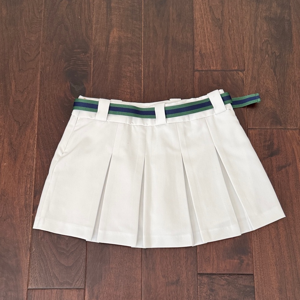 Adorable Abercrombie & Fitch White tennis/pickleball/golf skirt - Picture 4 of 4